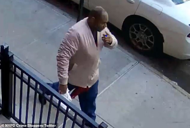 Another Asian Woman attacked in NY while Security Guards watch